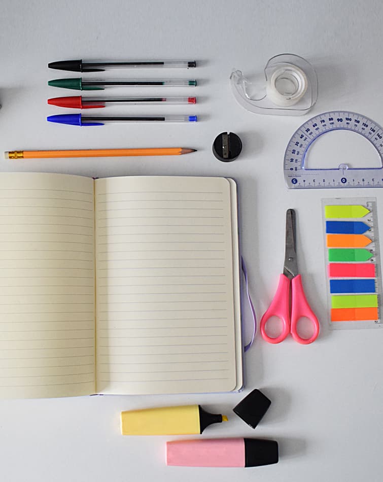 Contacte con nuestro almacén de papelería en Santiago de Compostela