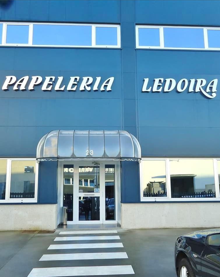 Papelería, imprenta y mobiliario de oficina en Santiago de Compostela