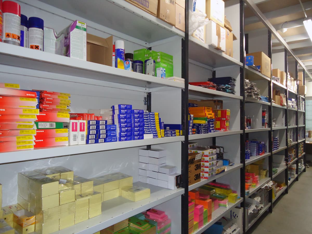 Venta y reparto de artículos de papelería en Santiago